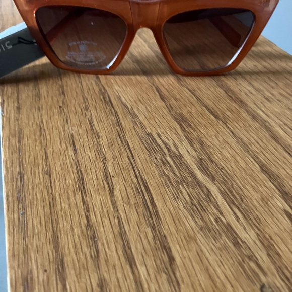 Parfois Brown Sunglasses - Picture 2 of 4